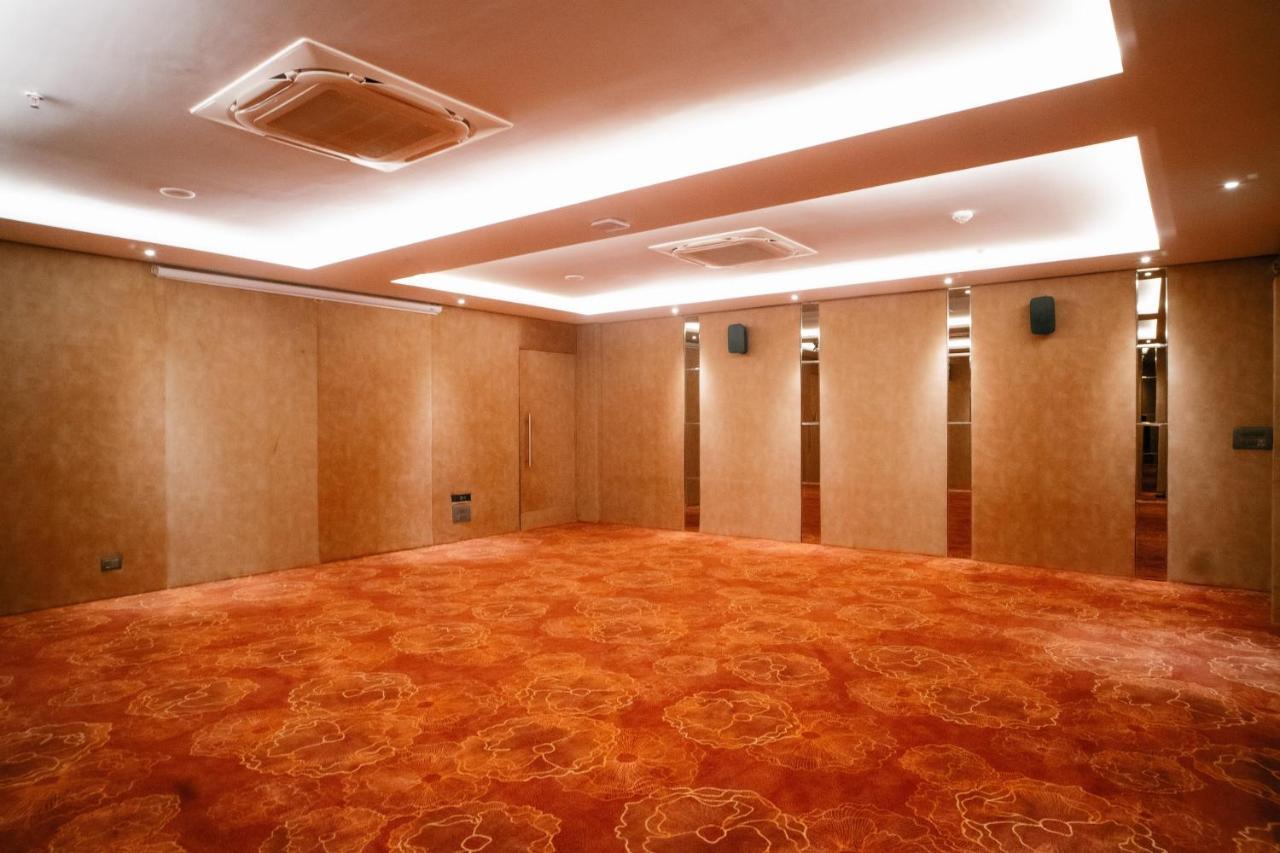 Playotel Premier Vijay Nagar Indore Exterior foto